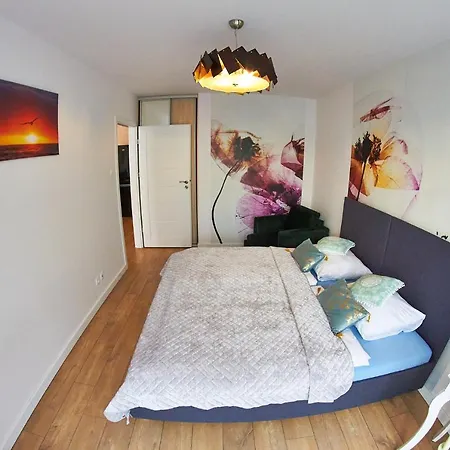 Apartamentyprzymorzu Baltycki Z Miejscem Postojowym I Ogrodkiem Kolobrzeg Exterior photo