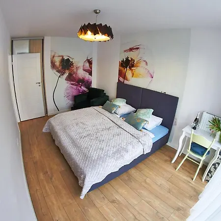 Apartamentyprzymorzu Baltycki Z Miejscem Postojowym I Ogrodkiem Kolobrzeg Exterior photo
