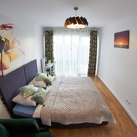 Apartamentyprzymorzu Baltycki Z Miejscem Postojowym I Ogrodkiem Kolobrzeg Exterior photo