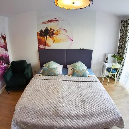 Apartamentyprzymorzu Baltycki Z Miejscem Postojowym I Ogrodkiem Kolobrzeg Exterior photo